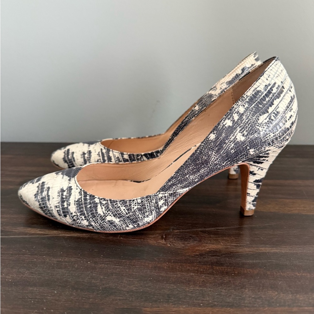 Loeffler Randall Navy and White Textured Leather Pumps